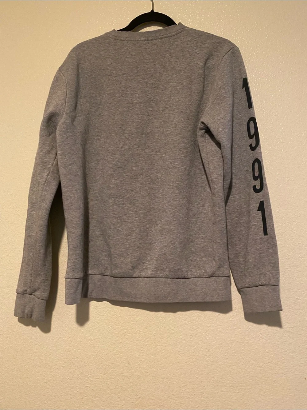 H&M Gray 'Austin' Crewneck Sweatshirt with Black Script Size M